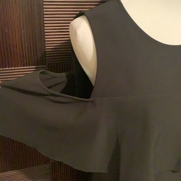 Nanette Lepore cold shoulder ruffle tiered dress - Picture 4 of 7
